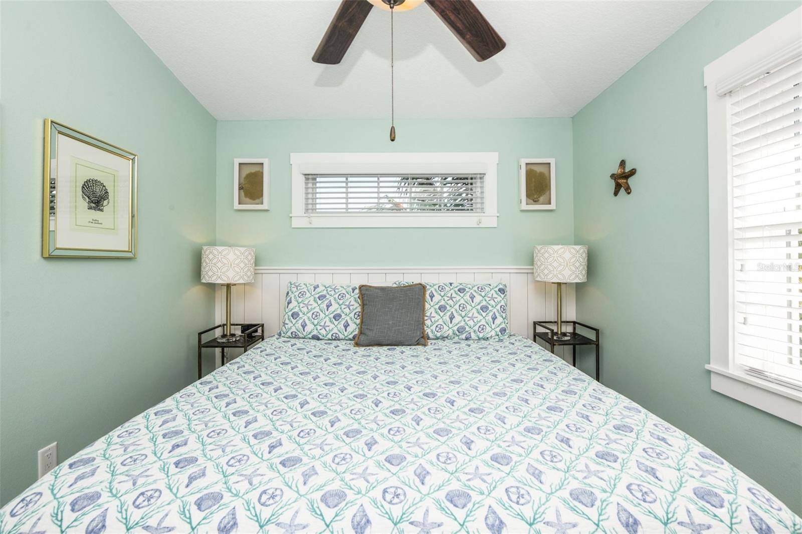 Holmes Beach, FL 34217,211 65TH ST