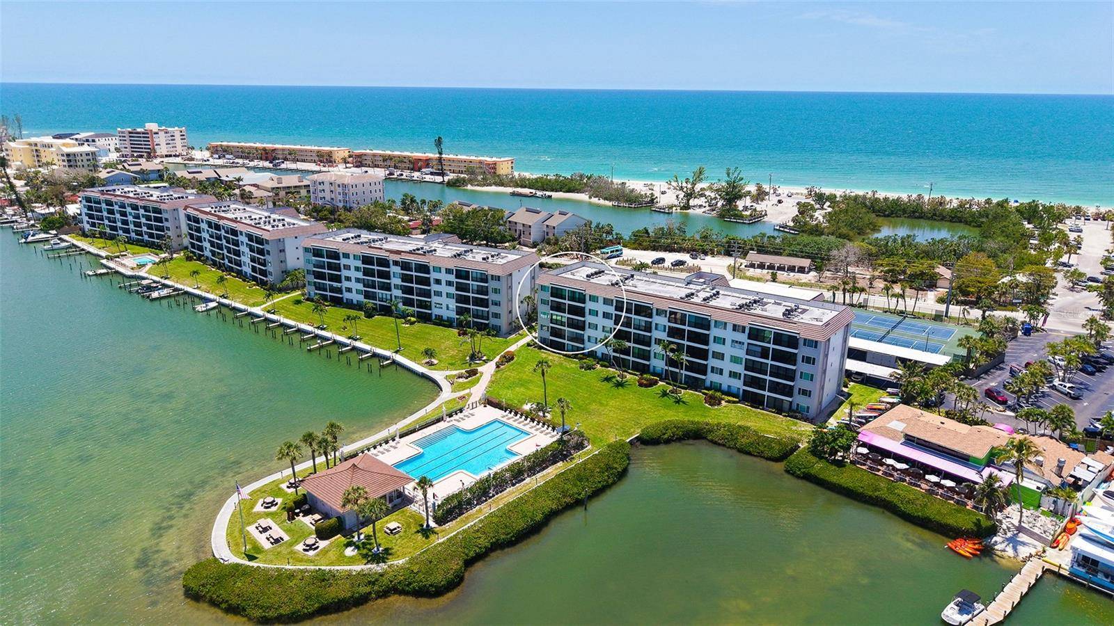 Sarasota, FL 34242,8897 MIDNIGHT PASS RD #407