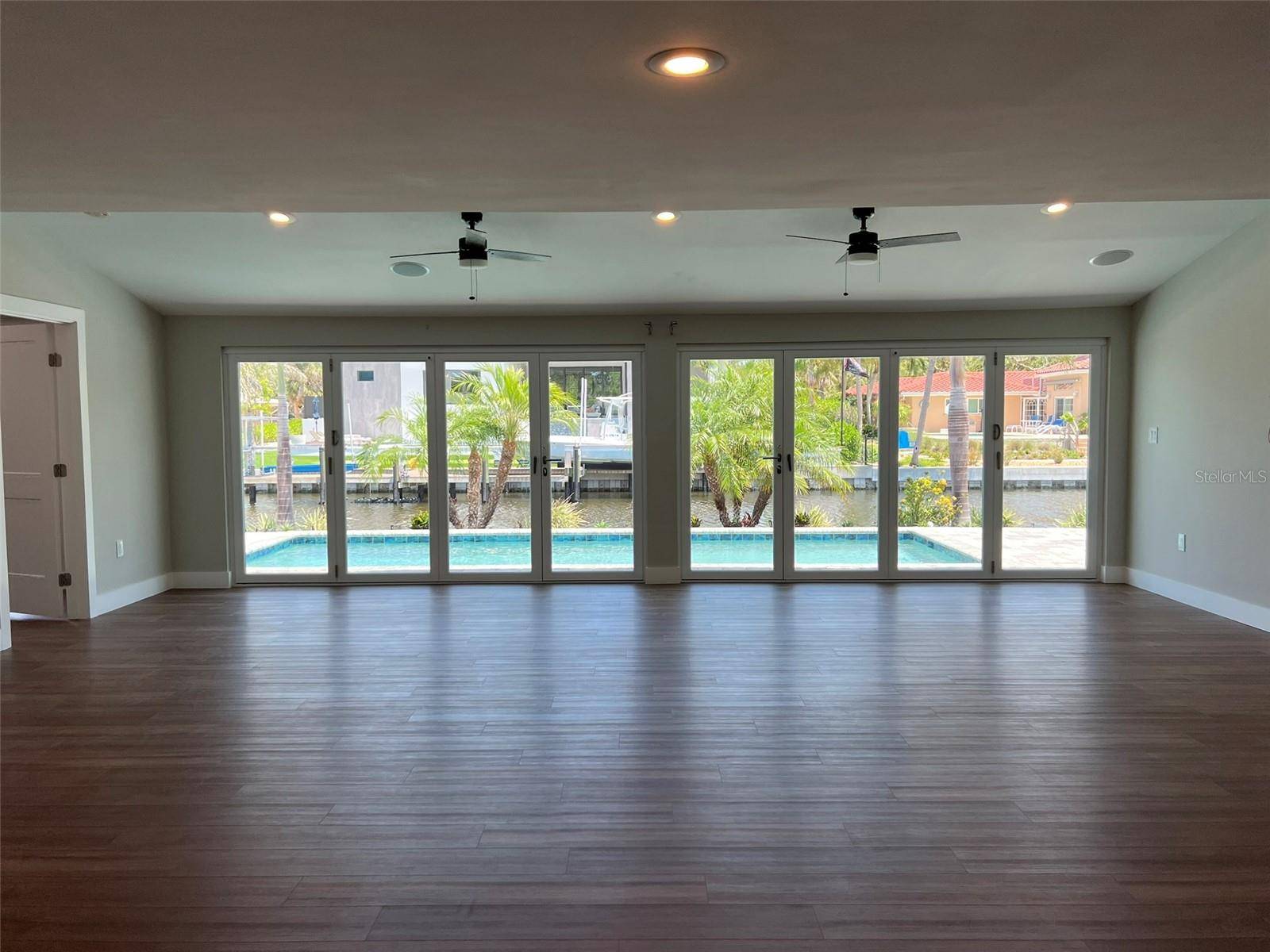 Sarasota, FL 34242,935 CONTENTO ST