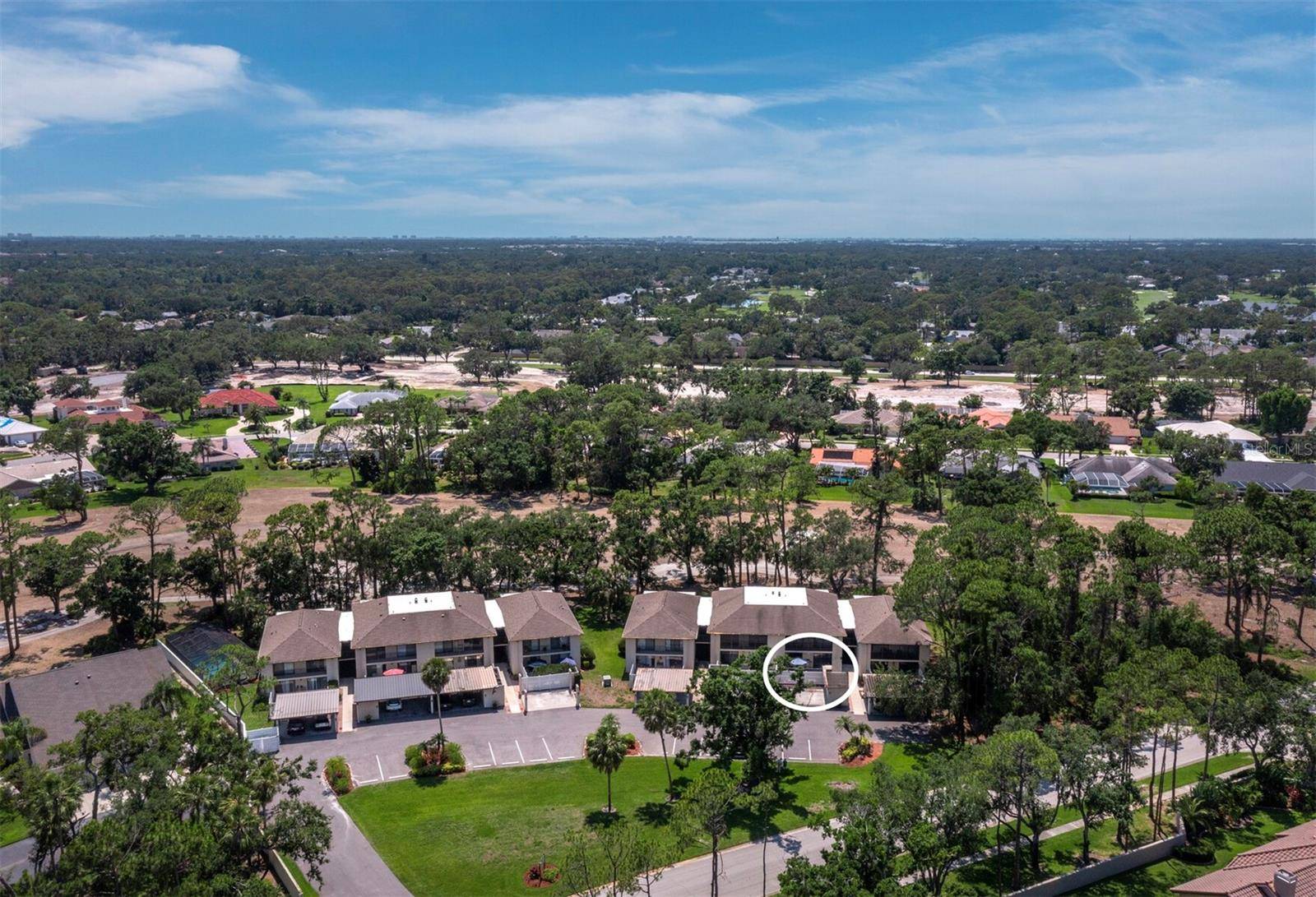 Sarasota, FL 34243,6110 COUNTRY CLUB WAY #102
