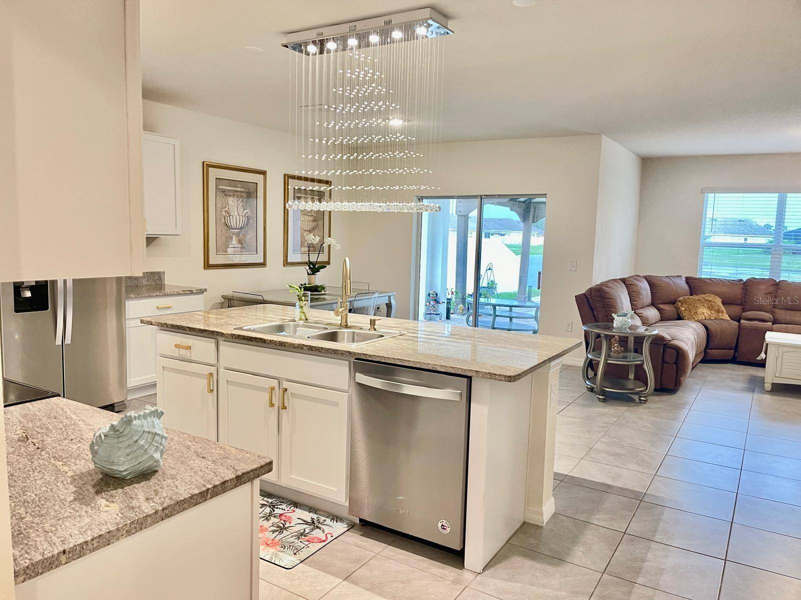 Bradenton, FL 34208,2410 MIZNER BAY AVE