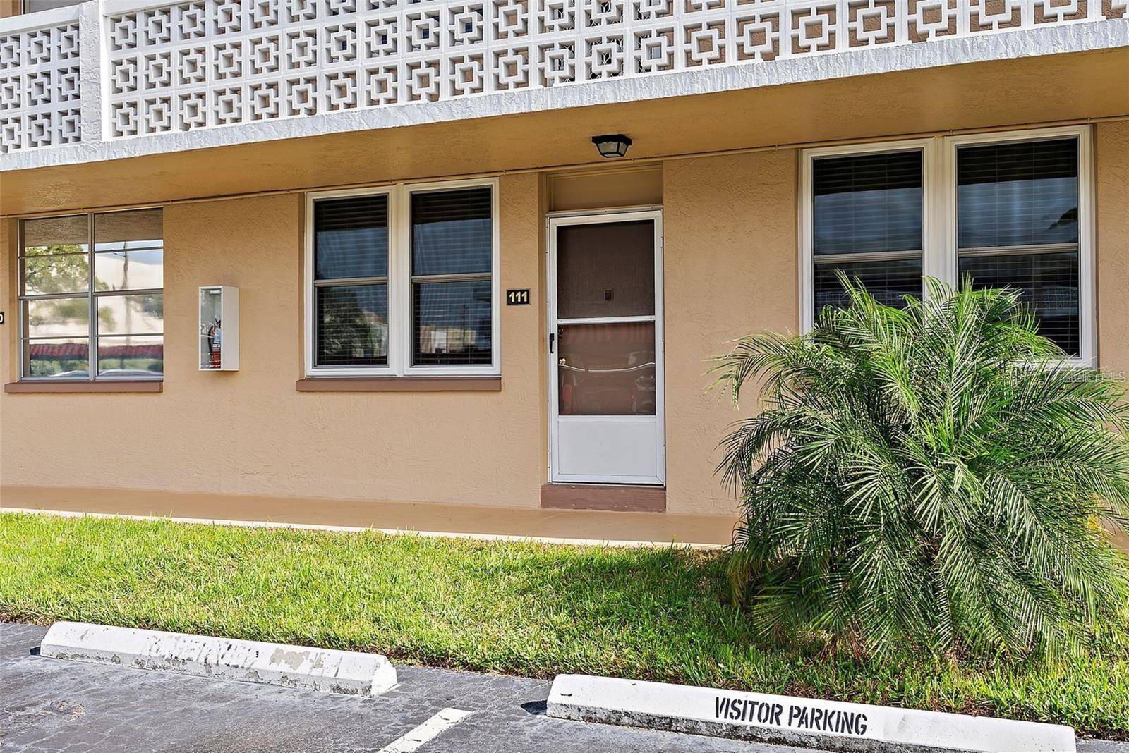 St Petersburg, FL 33703,5095 BAY ST NE #111