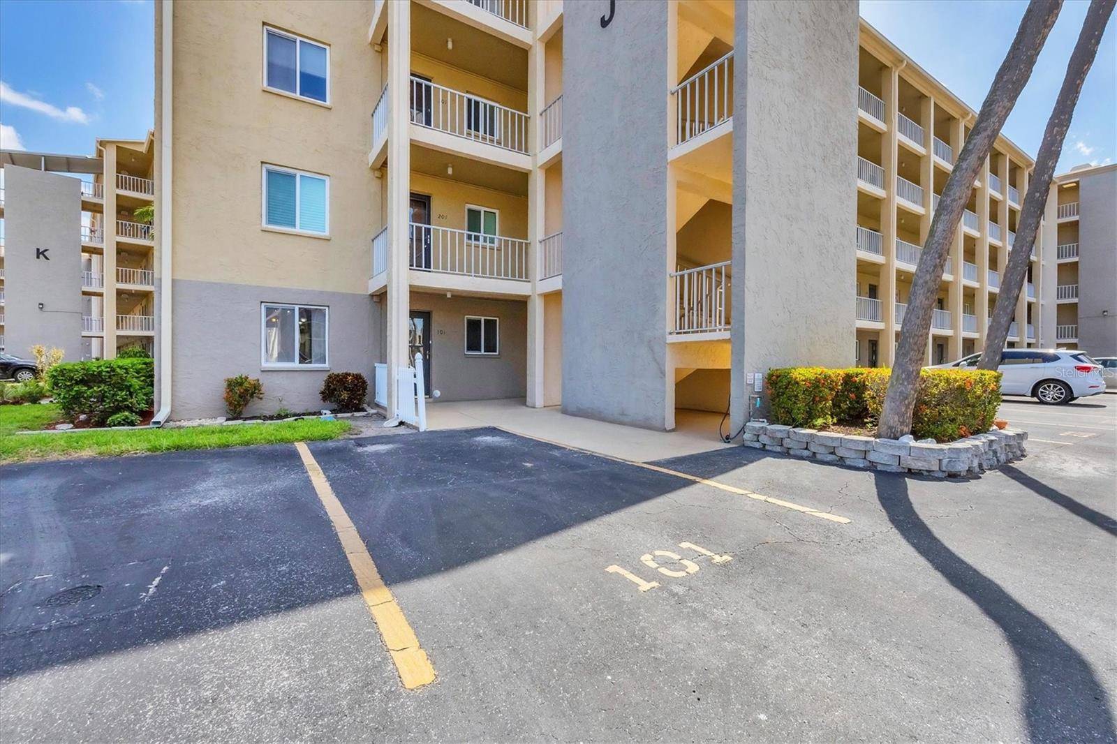 Bradenton, FL 34205,3521 LAKE BAYSHORE DR #3521