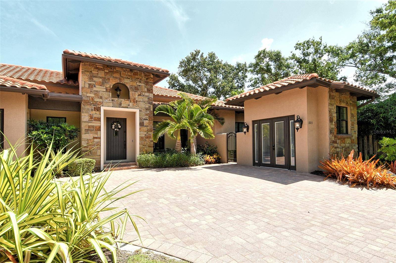 Sarasota, FL 34239,1813 BOYCE ST