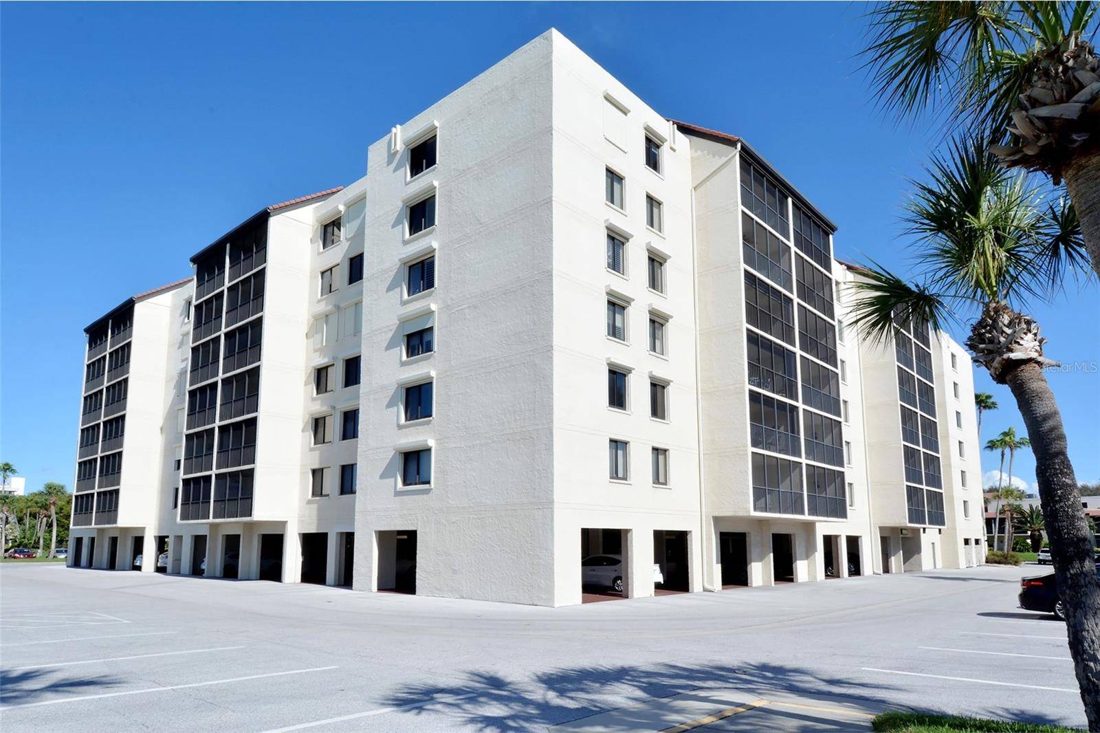 Longboat Key, FL 34228,2045 GULF OF MEXICO DR #M1-515