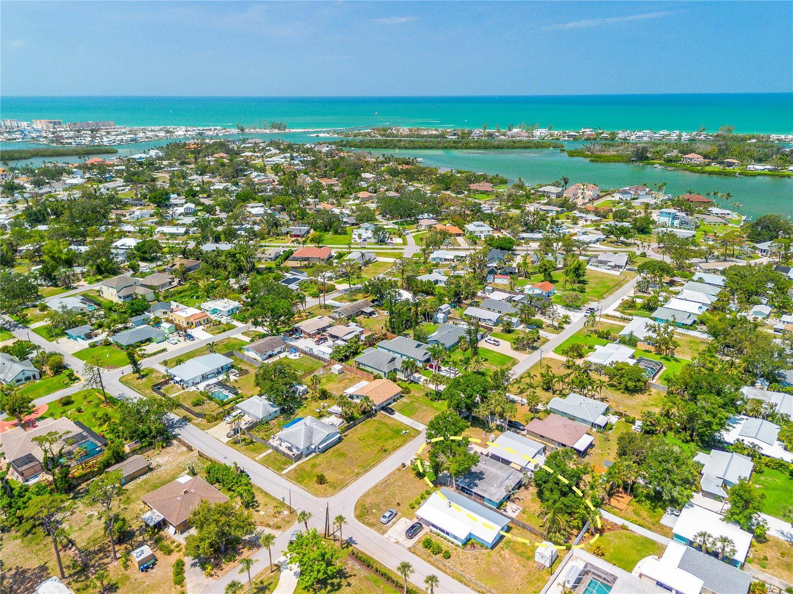 Nokomis, FL 34275,302 PAVONIA RD