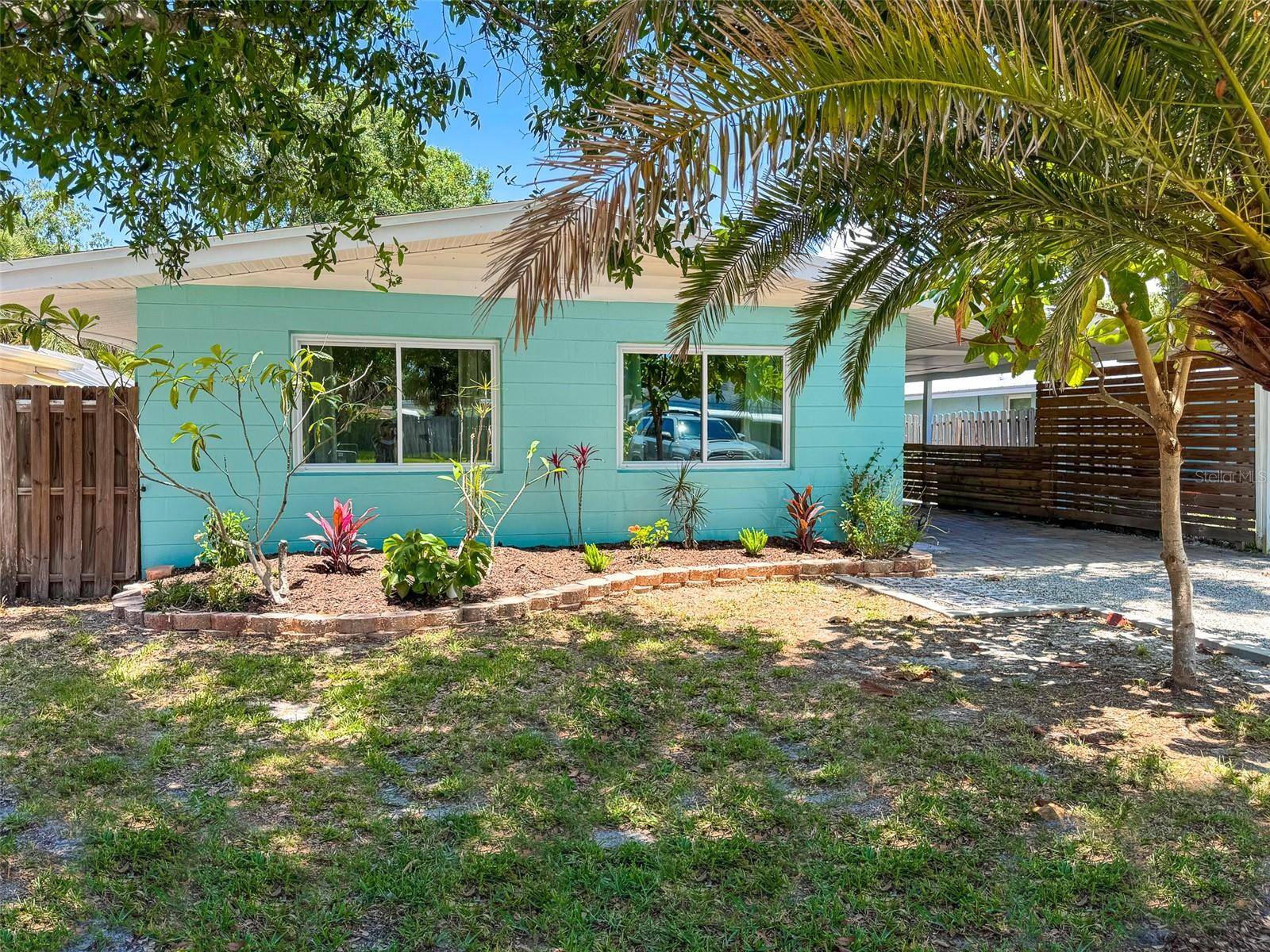 Nokomis, FL 34275,302 PAVONIA RD