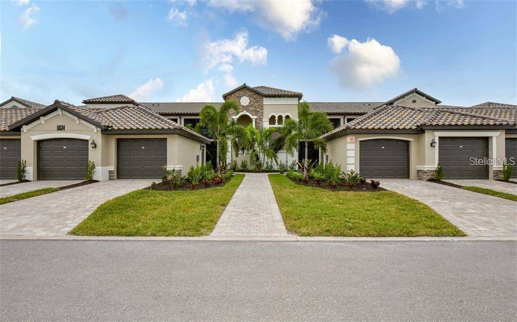 Bradenton, FL 34211,5674 PALMER CIR #206
