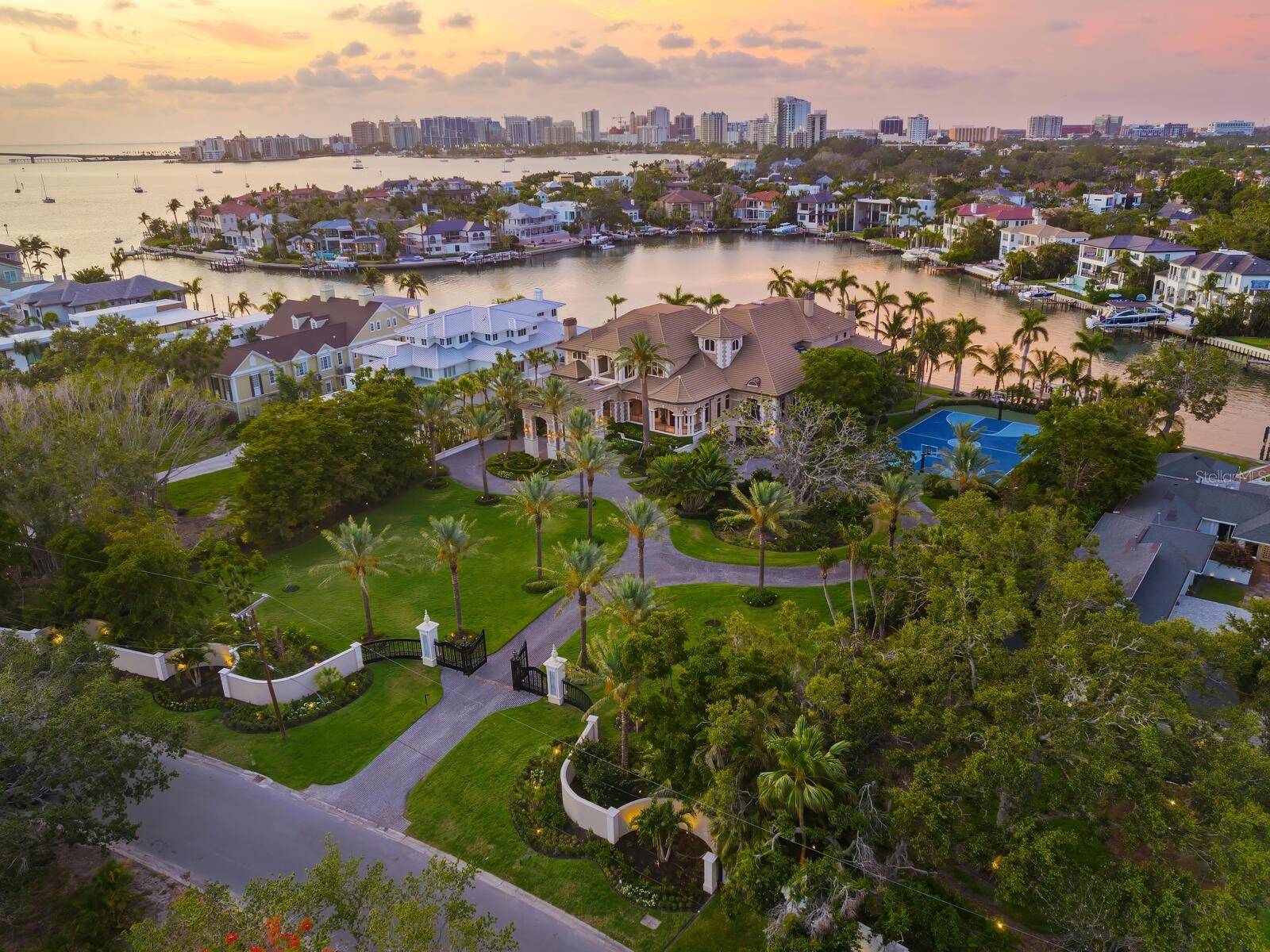 Sarasota, FL 34239,1423 & 1435 HILLVIEW DR
