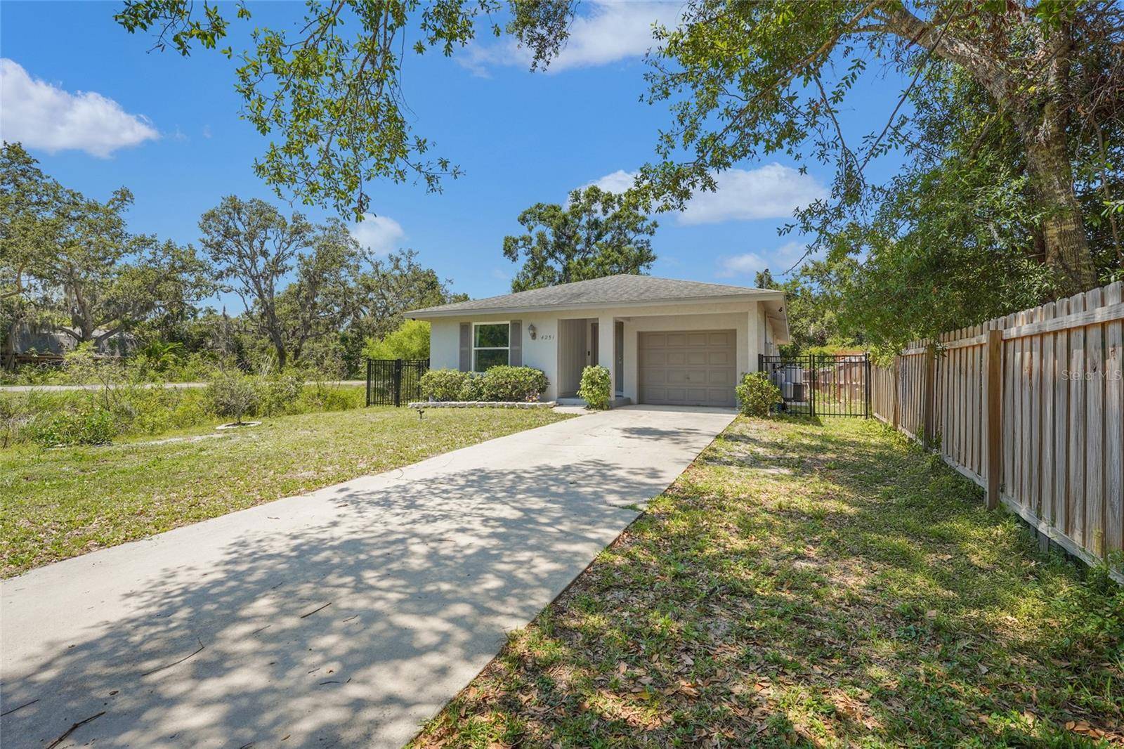 Sarasota, FL 34233,4251 AUSTIN ST