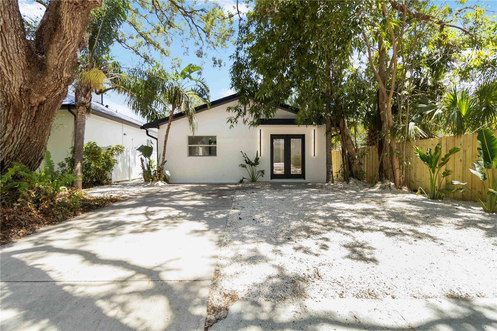 Sarasota, FL 34239,2410 FLOYD ST