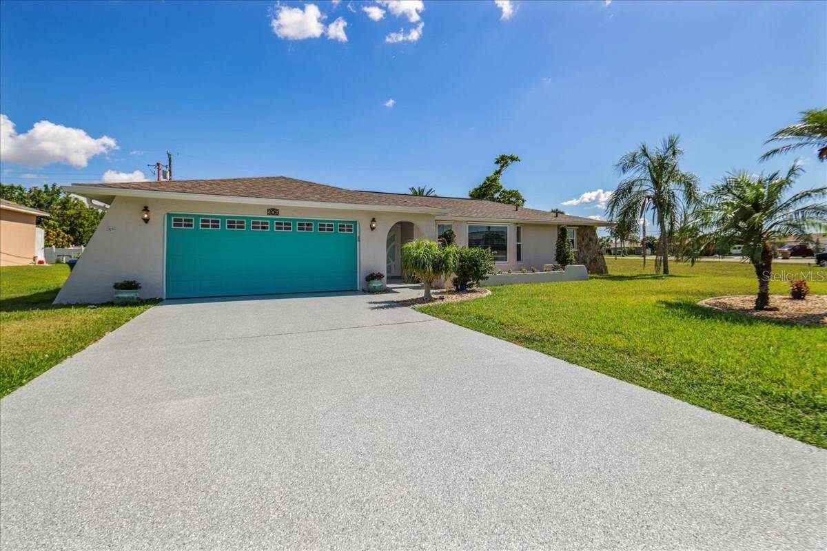 Cape Coral, FL 33904,206 SE 45TH TER
