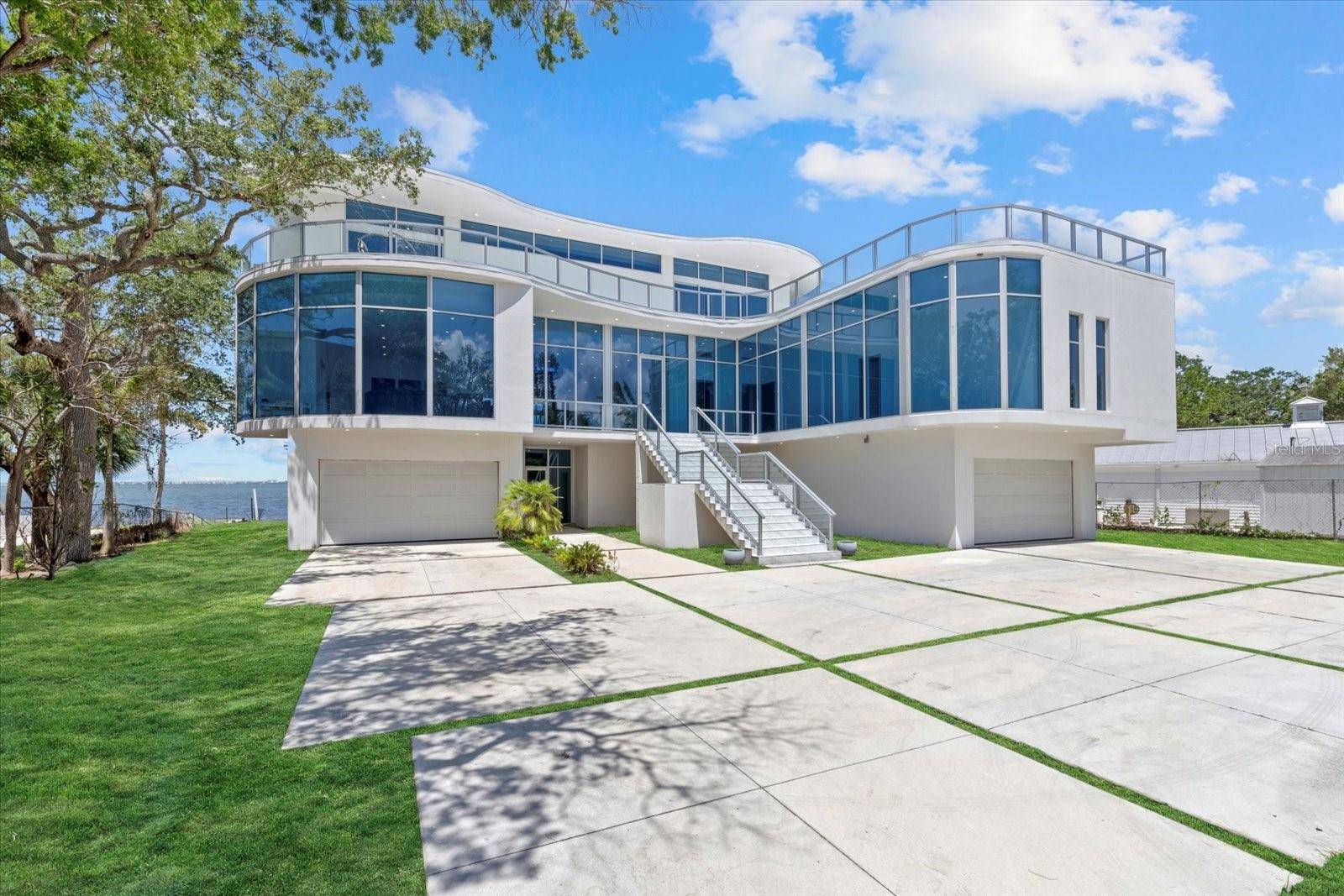 Sarasota, FL 34234,4035 BAY SHORE RD