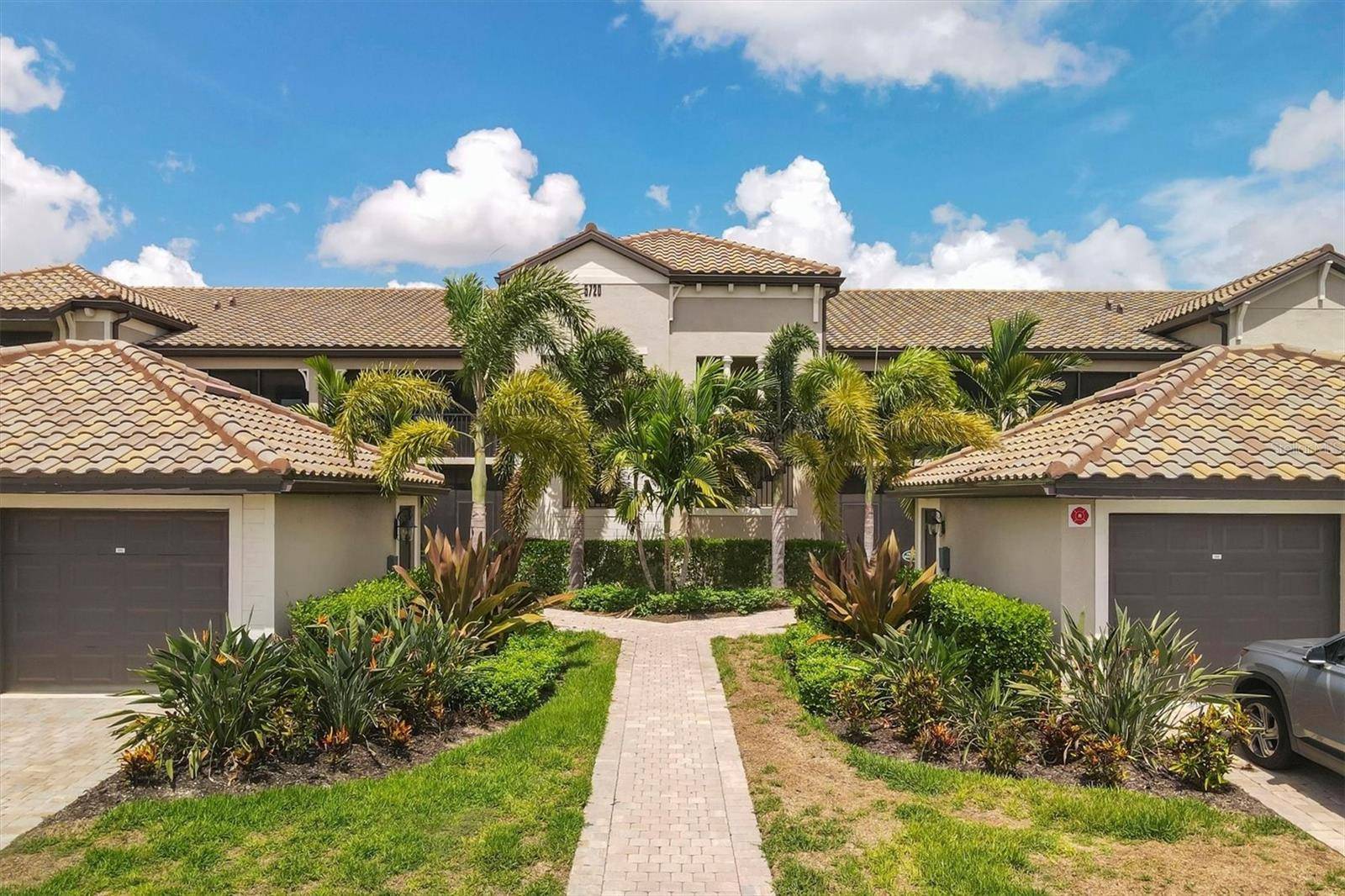 Bradenton, FL 34211,5720 PALMER CIR #205