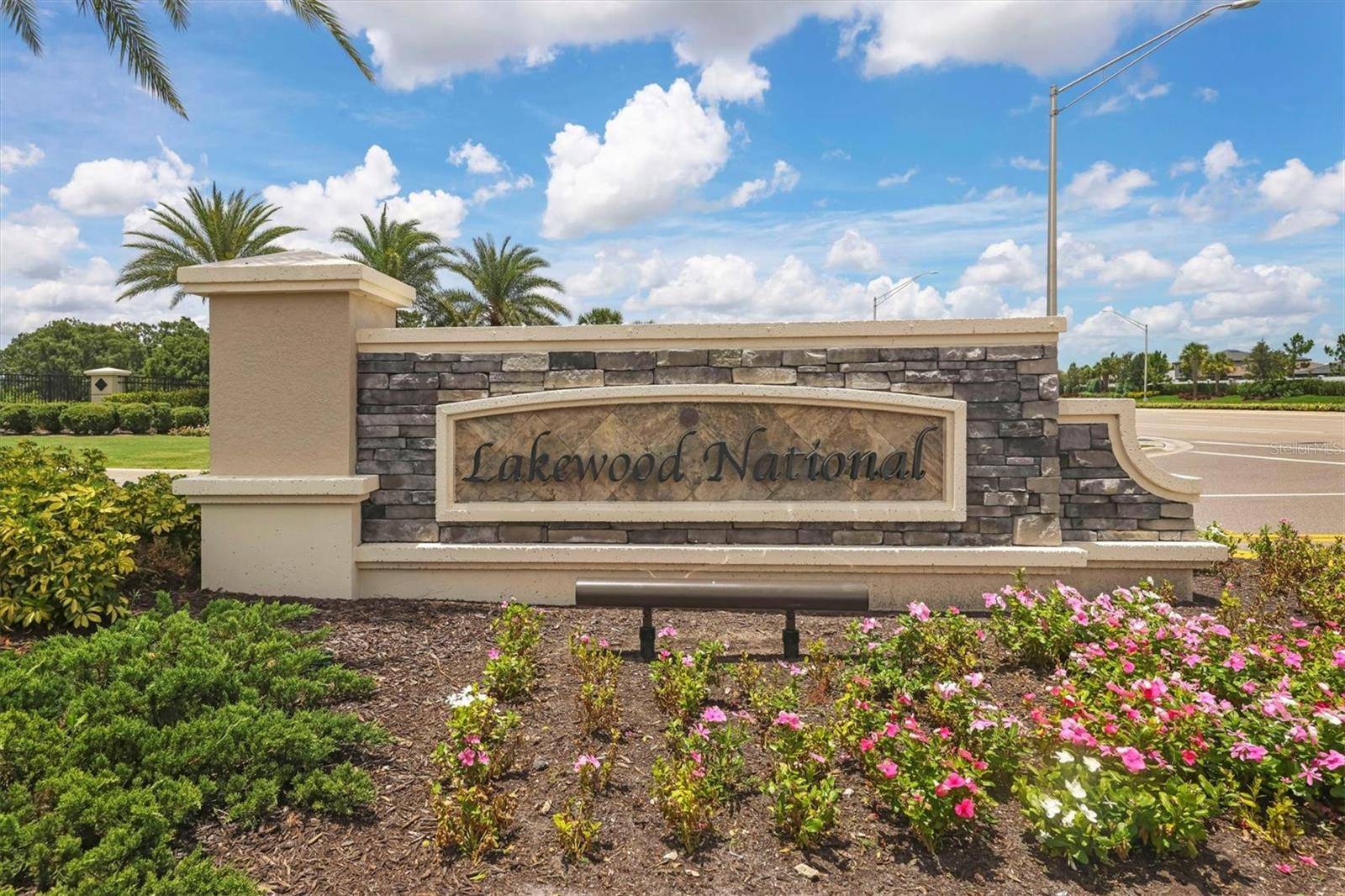 Bradenton, FL 34211,5720 PALMER CIR #205