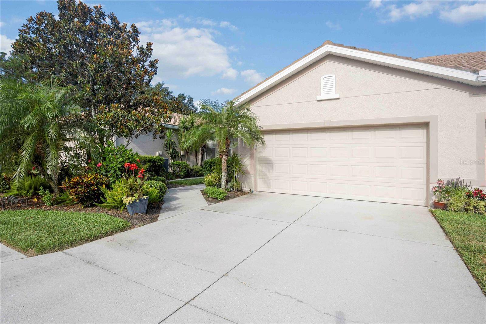 Sarasota, FL 34243,8224 SIMPSON FALLS CT #8224