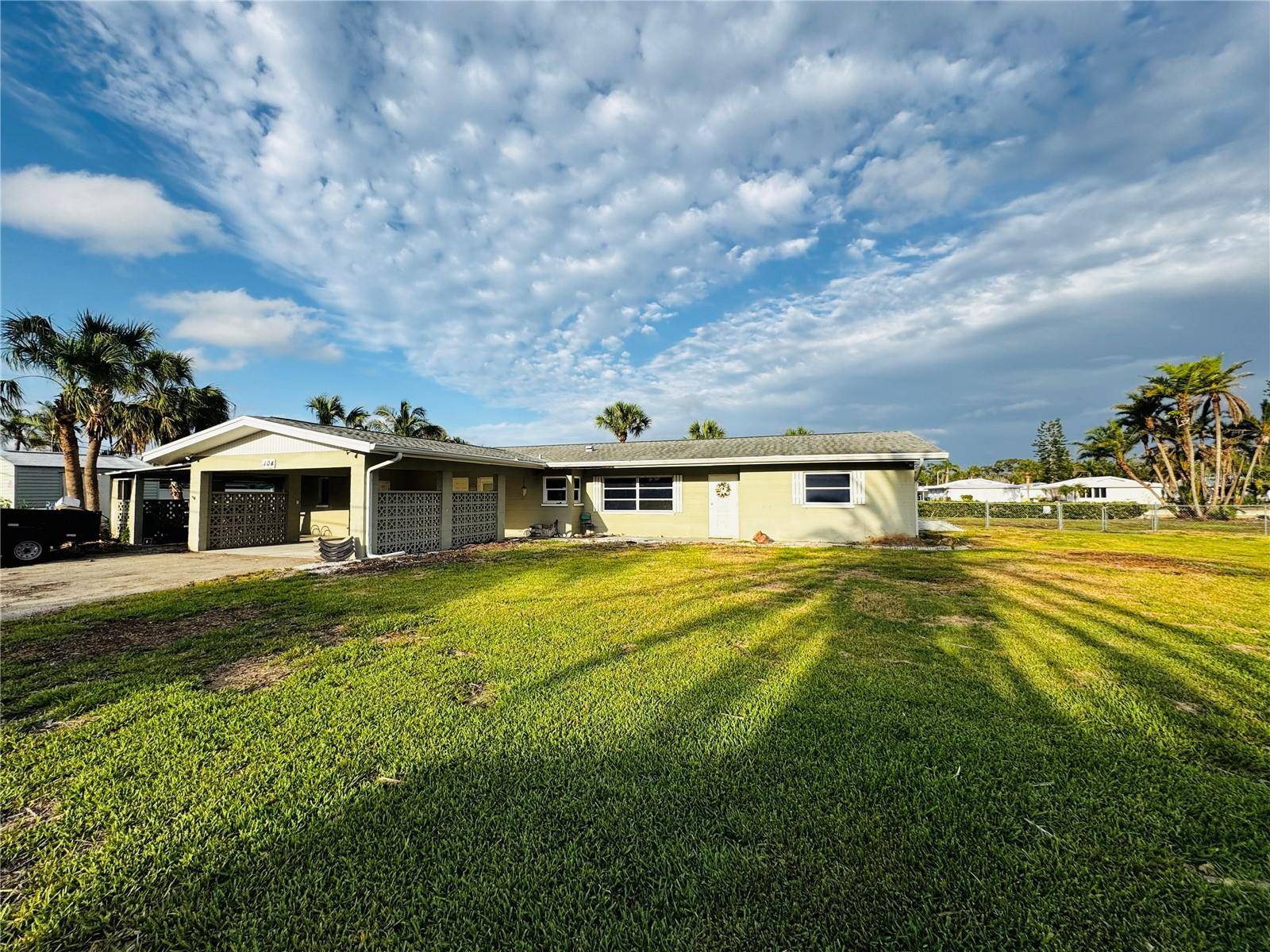 Nokomis, FL 34275,104 POPS LN