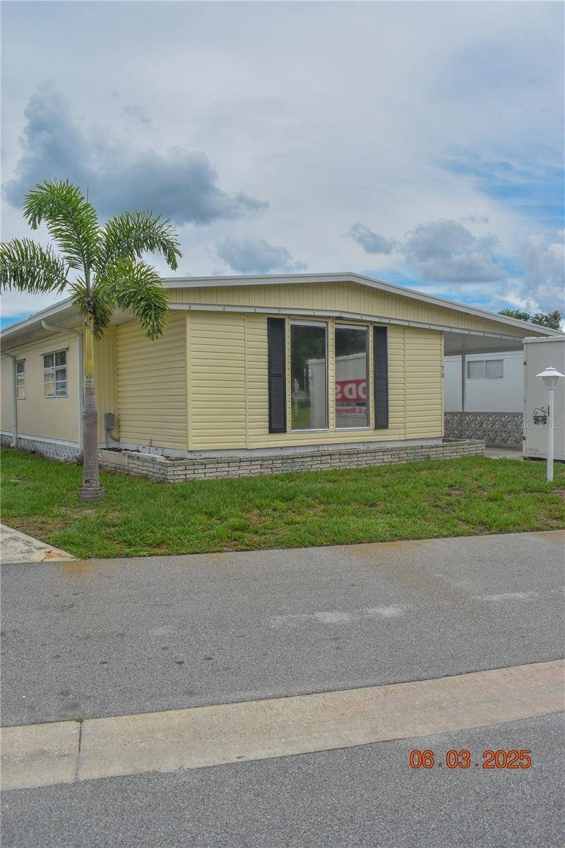 Bradenton, FL 34212,921 FAITH CIR E #70