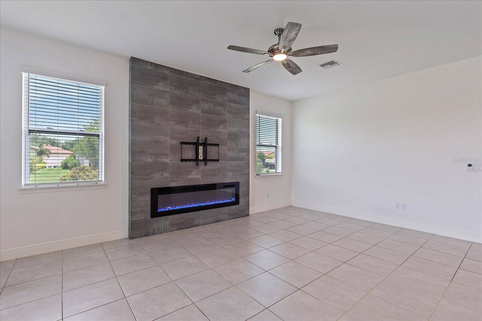 Bradenton, FL 34211,10123 CARNOUSTIE PL