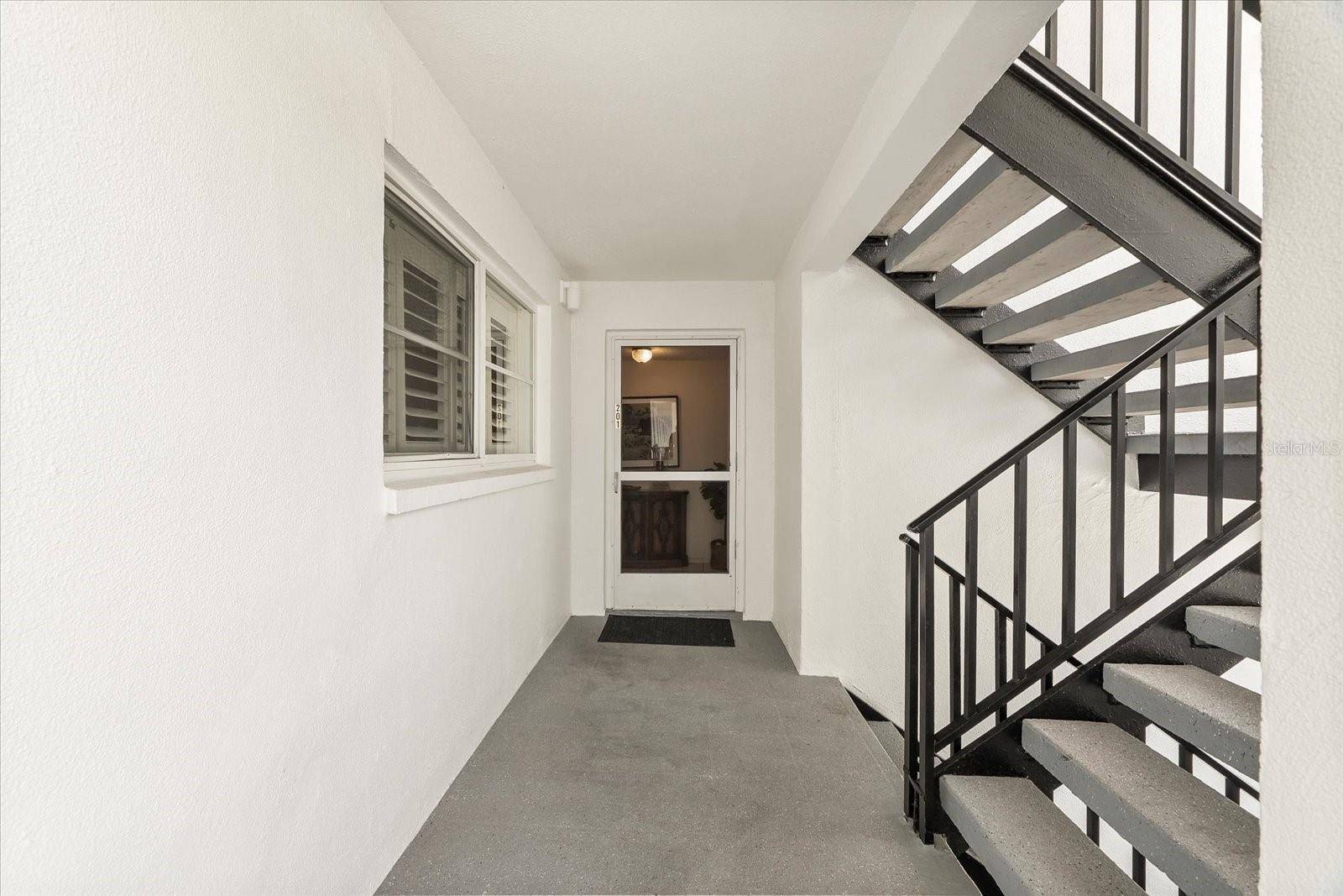 Sarasota, FL 34242,5600 BEACH WAY DR #201