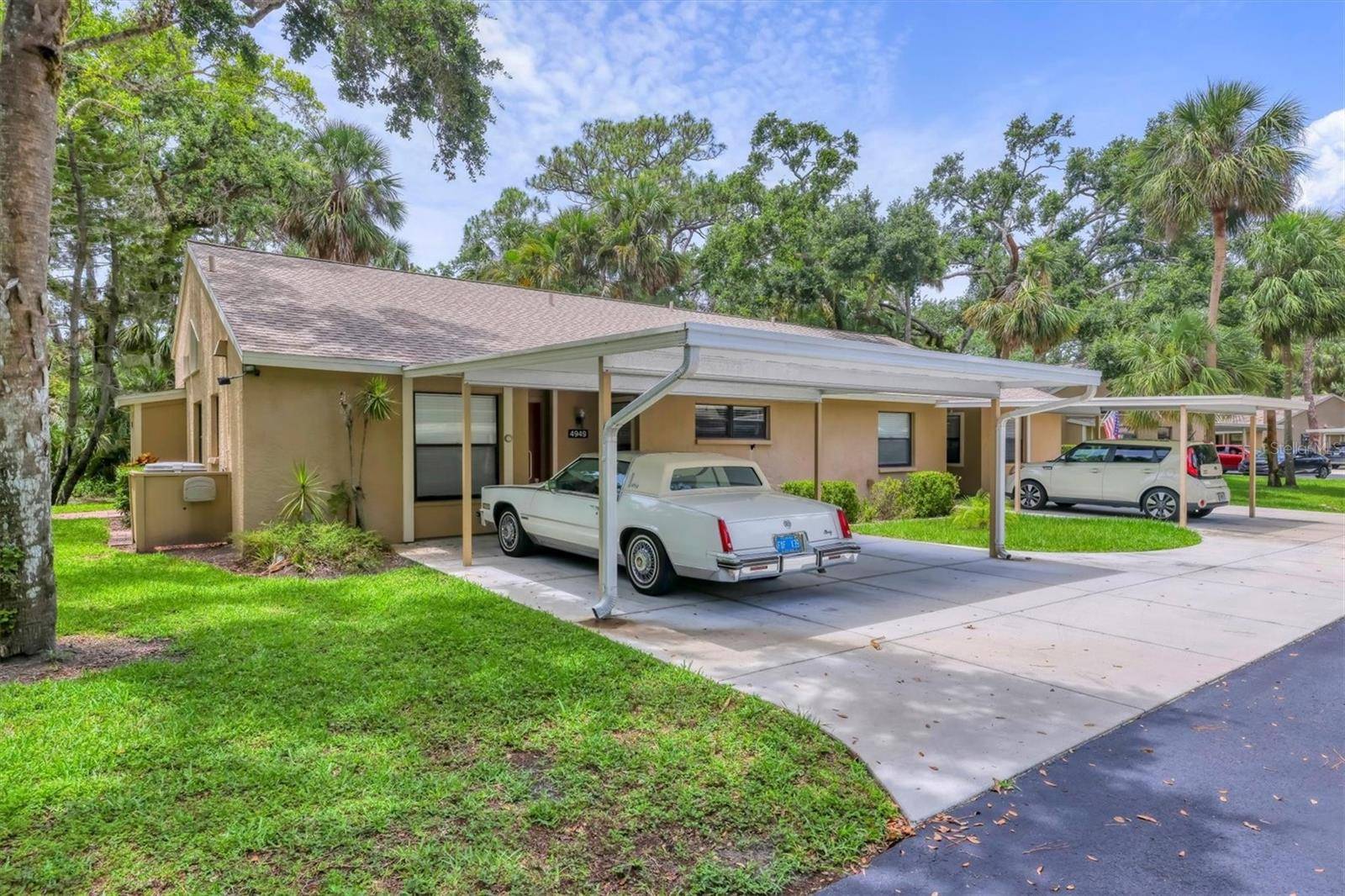 Sarasota, FL 34234,4949 VILLAGE GARDENS DR #219