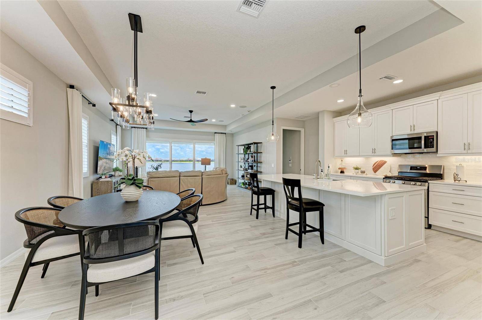 Sarasota, FL 34240,909 CROSSWIND AVE