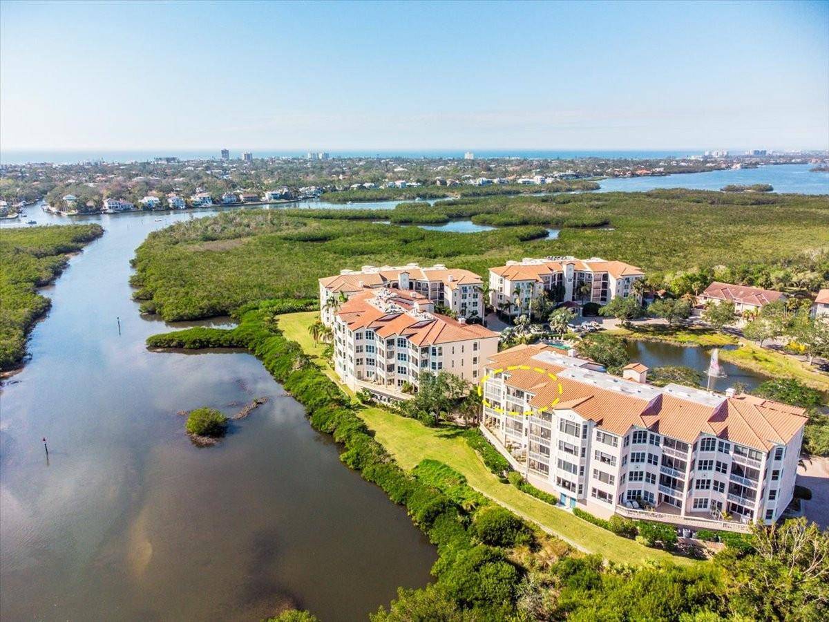 Sarasota, FL 34231,5450 EAGLES POINT CIR #404