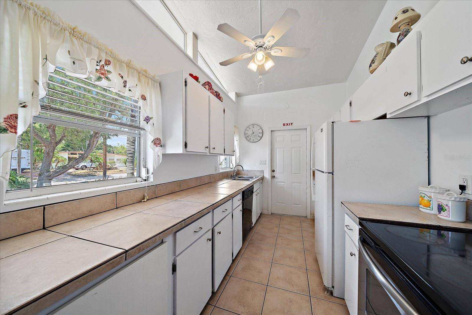 Sarasota, FL 34237,2820 GREENBRIAR ST