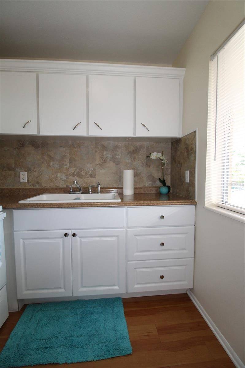 Sarasota, FL 34239,3001 BEE RIDGE RD