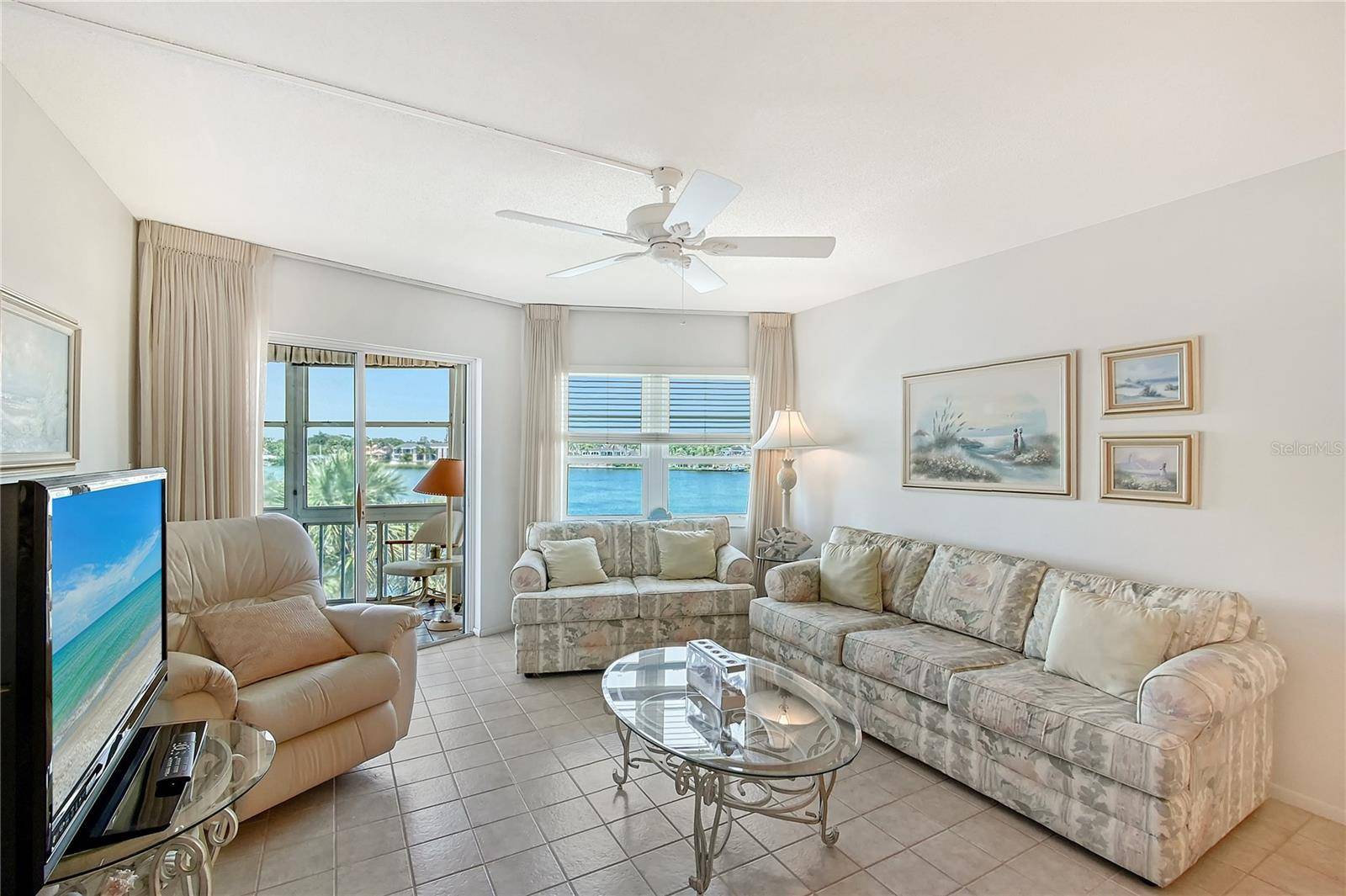 Sarasota, FL 34242,1350 N PORTOFINO DR #402
