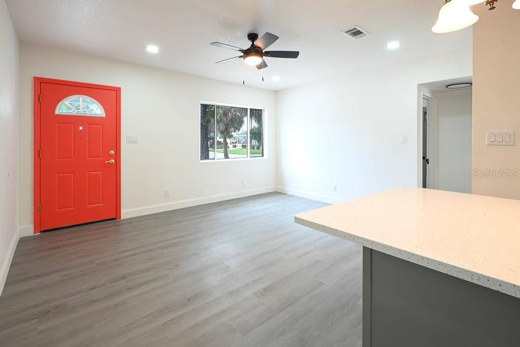 St Petersburg, FL 33703,115 41ST AVE NE