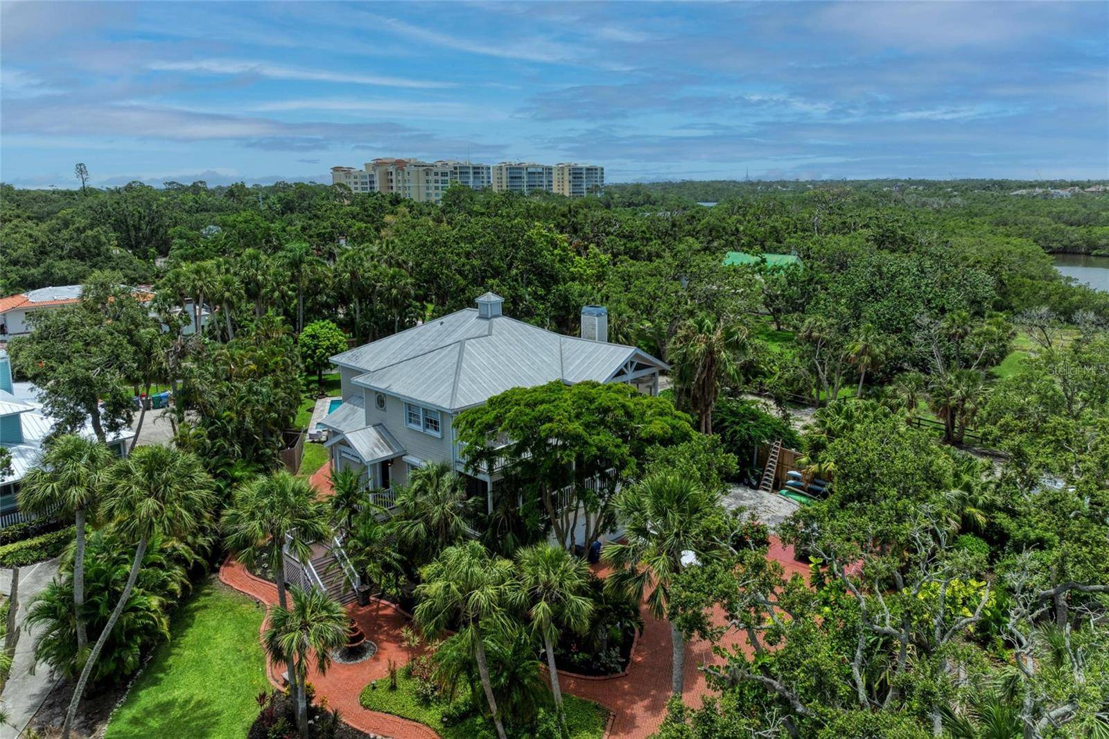 Sarasota, FL 34231,8963 FISHERMENS BAY DR