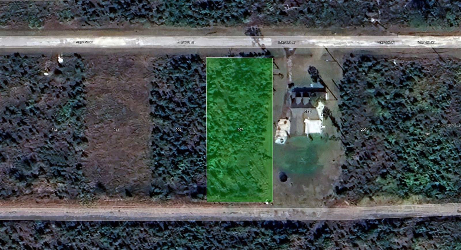 Indian Lake Estates, FL 33855,207 MAGNOLIA DR