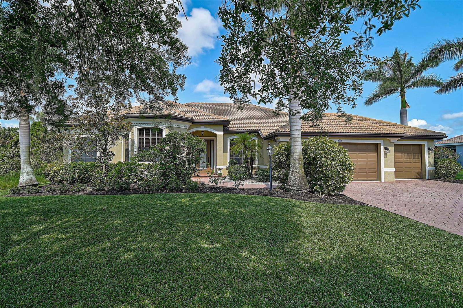 Bradenton, FL 34212,306 COUNTRY MEADOWS WAY