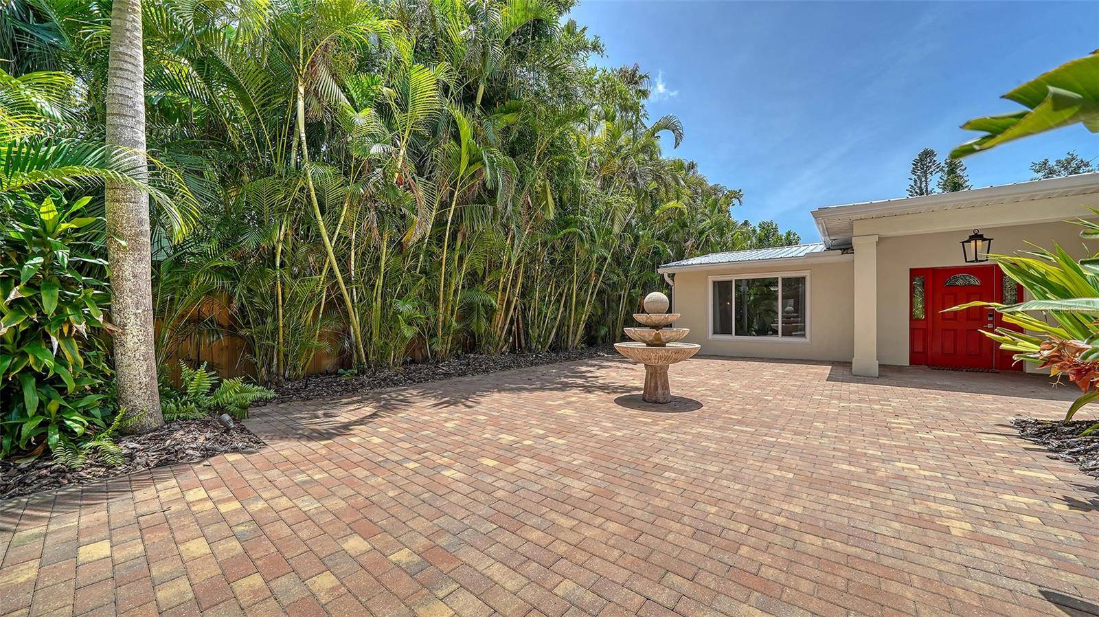 Sarasota, FL 34239,3414 OLD OAK DR