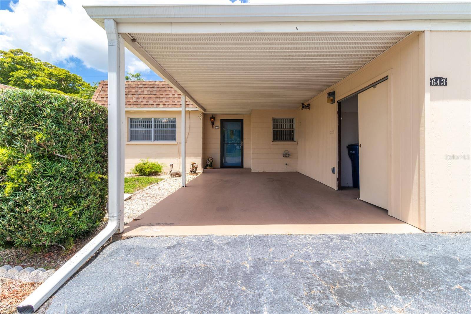 Bradenton, FL 34207,643 PARK CIR