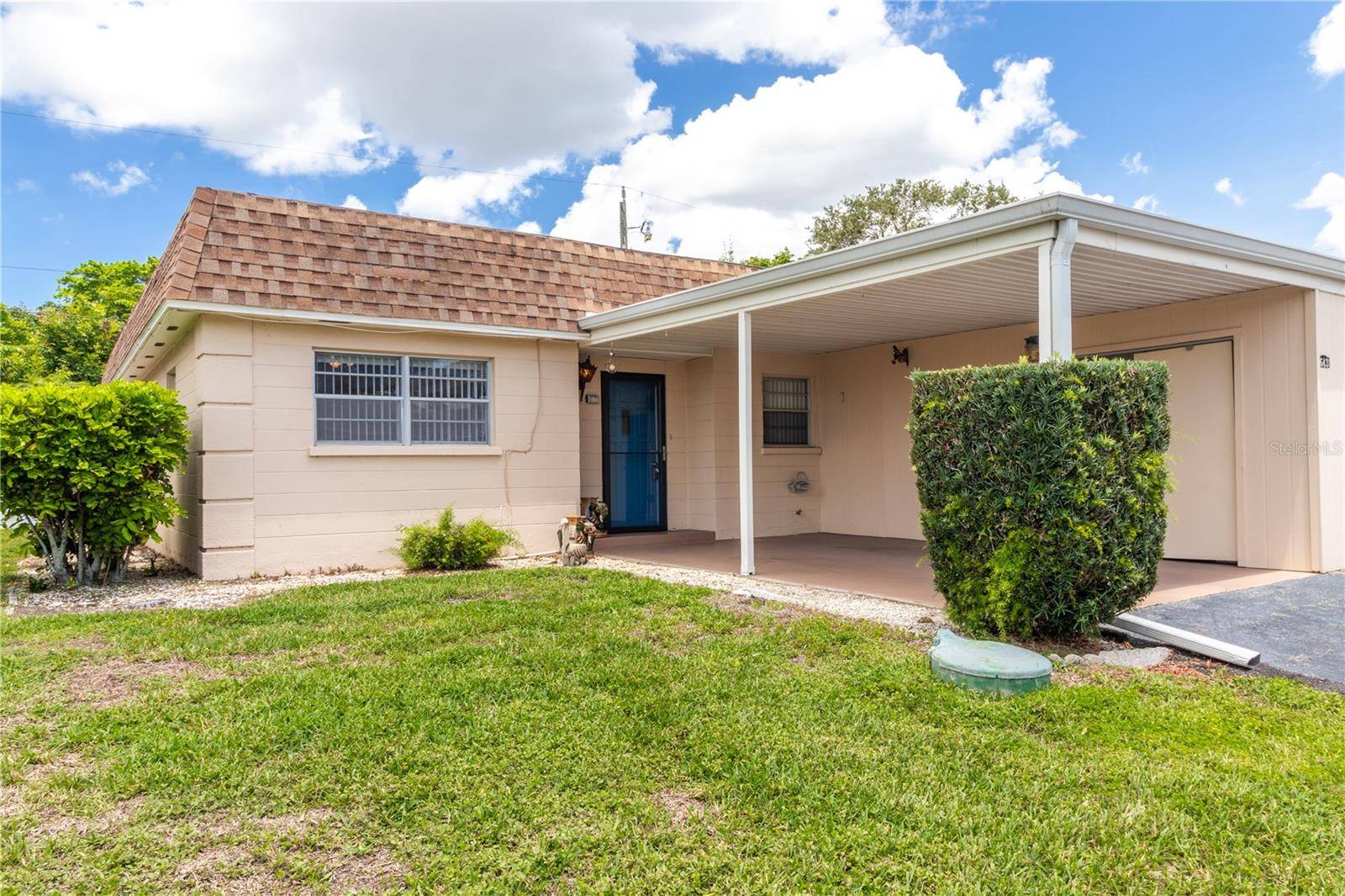 Bradenton, FL 34207,643 PARK CIR