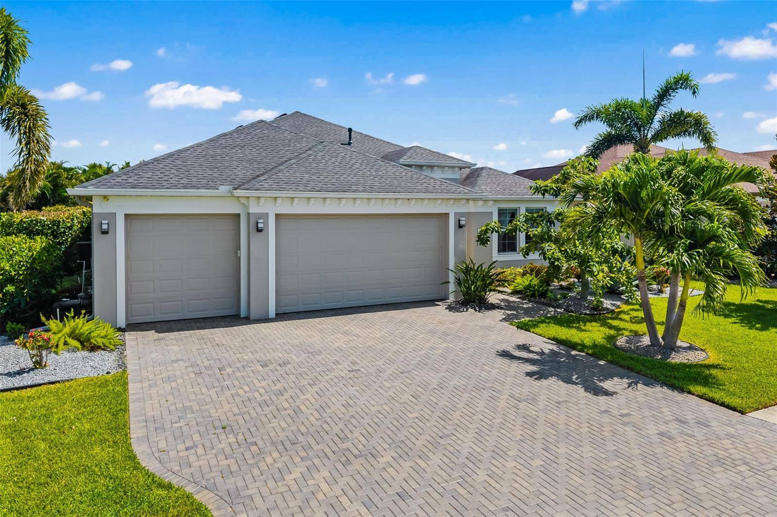 Bradenton, FL 34212,650 ROSEMARY CIR