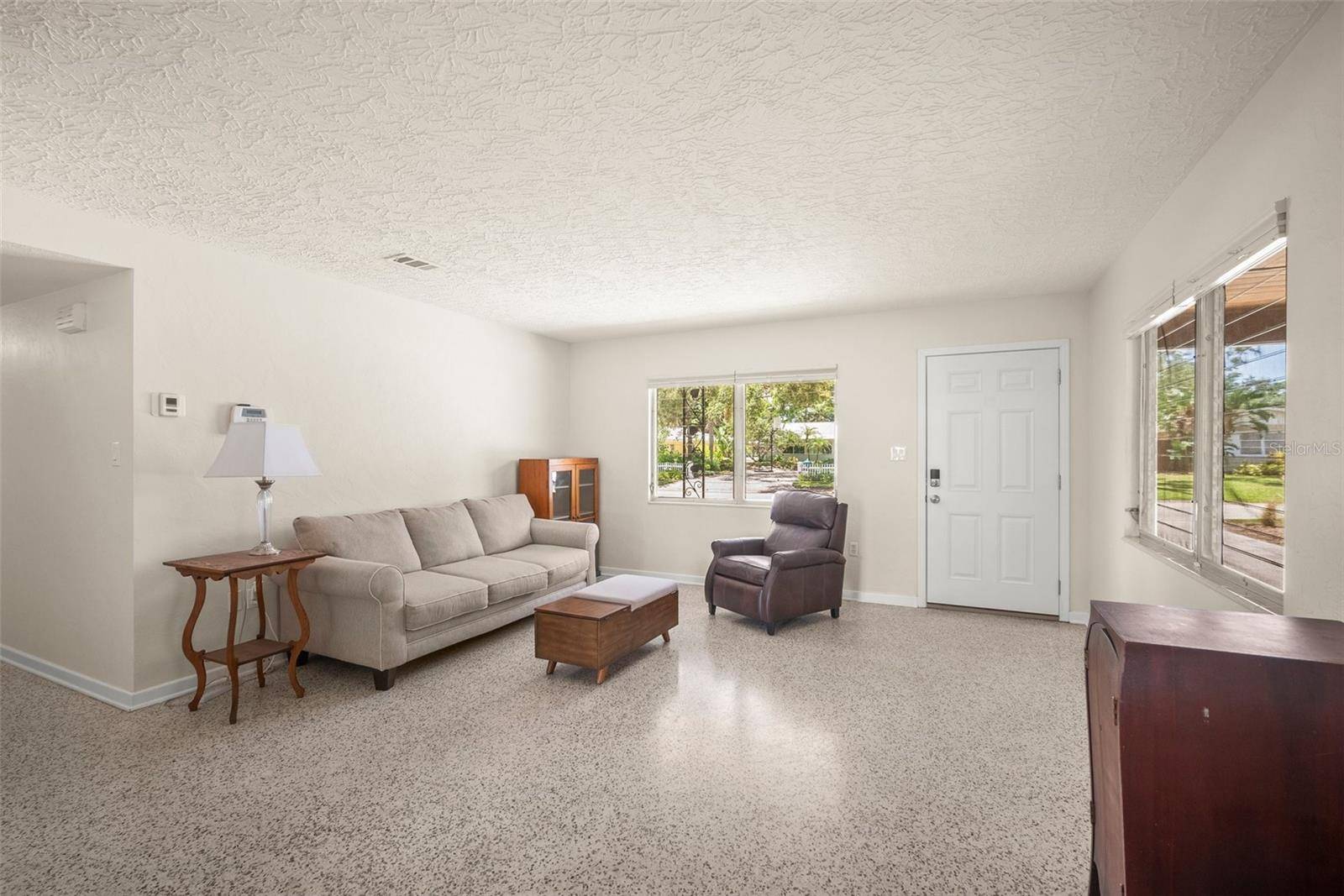 Sarasota, FL 34239,2275 CLEMATIS ST