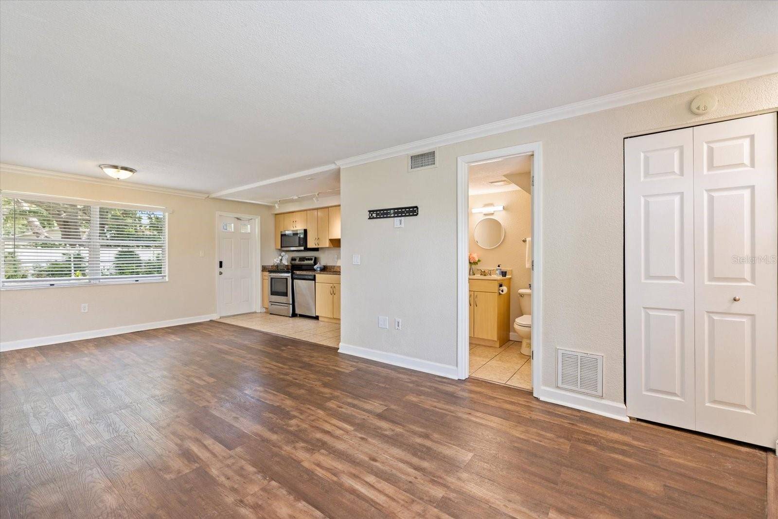 Sarasota, FL 34234,960 HIGHLAND ST #A-3