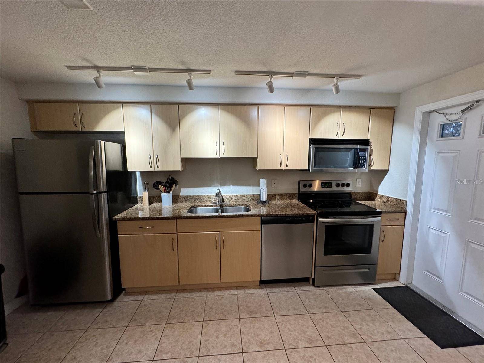 Sarasota, FL 34234,960 HIGHLAND ST #A-3