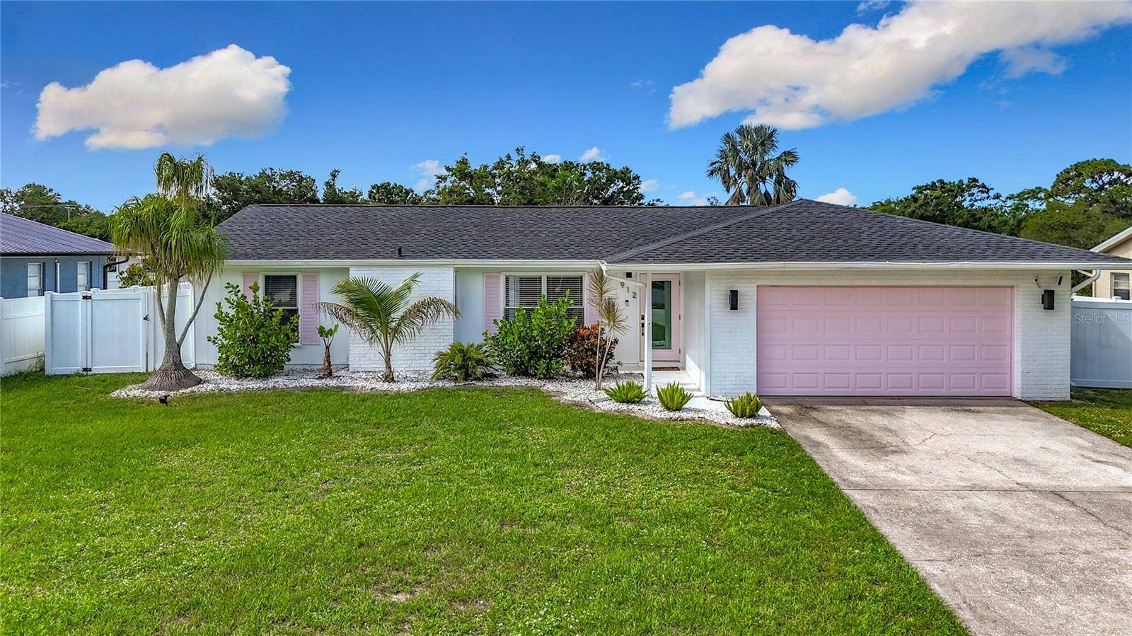 Sarasota, FL 34243,912 PONDEROSA PINE LN