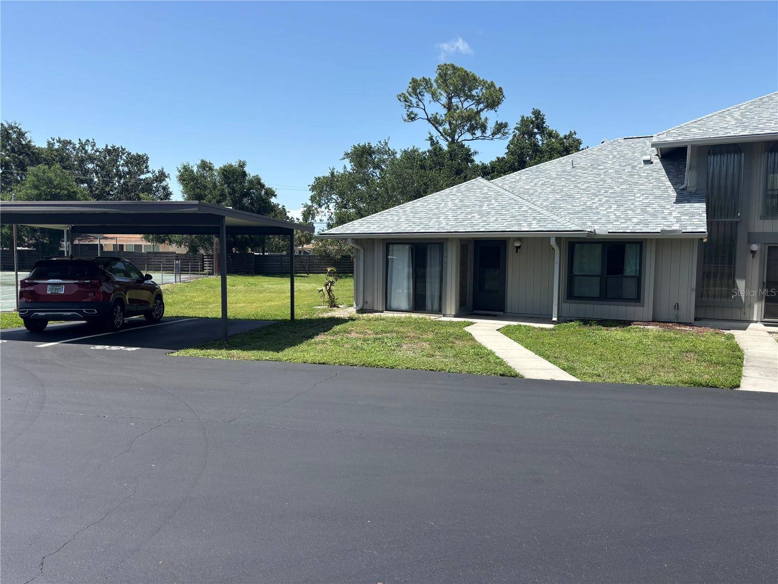 Sarasota, FL 34232,996 N BENEVA RD #V1