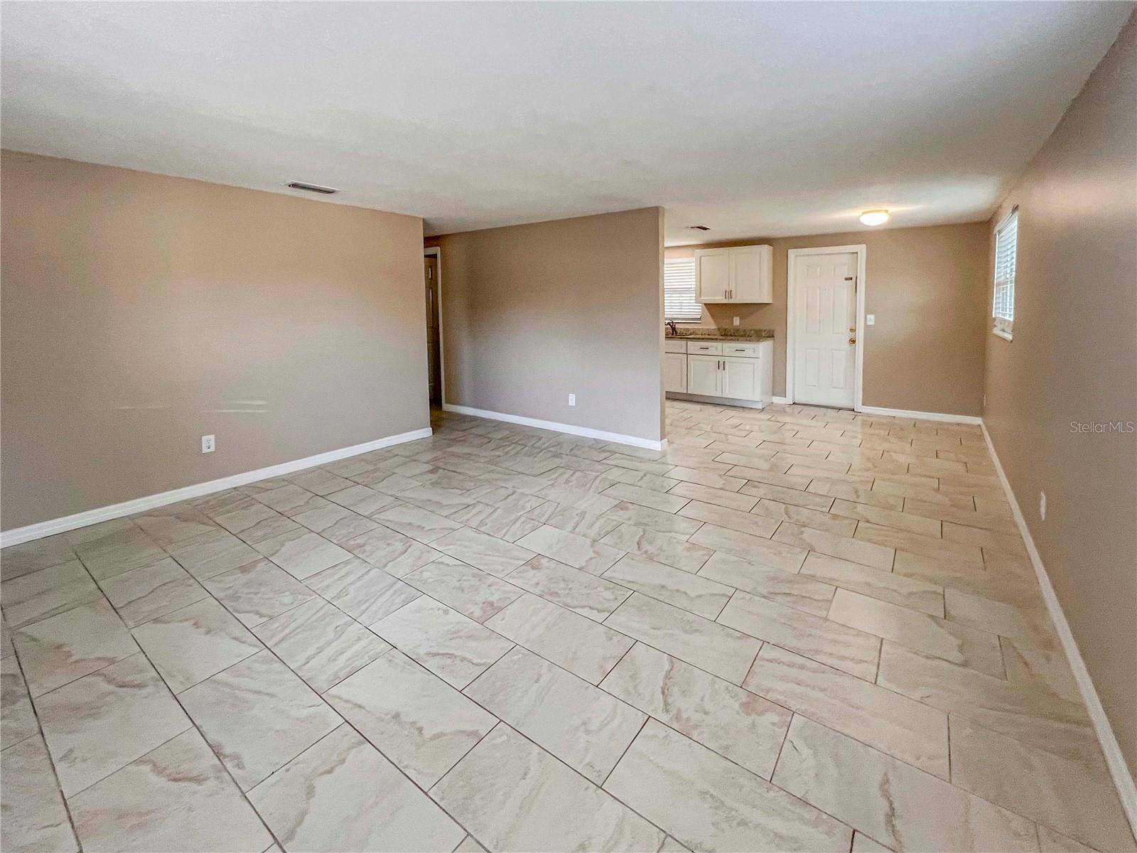 Sarasota, FL 34231,5850 COLONIAL DR