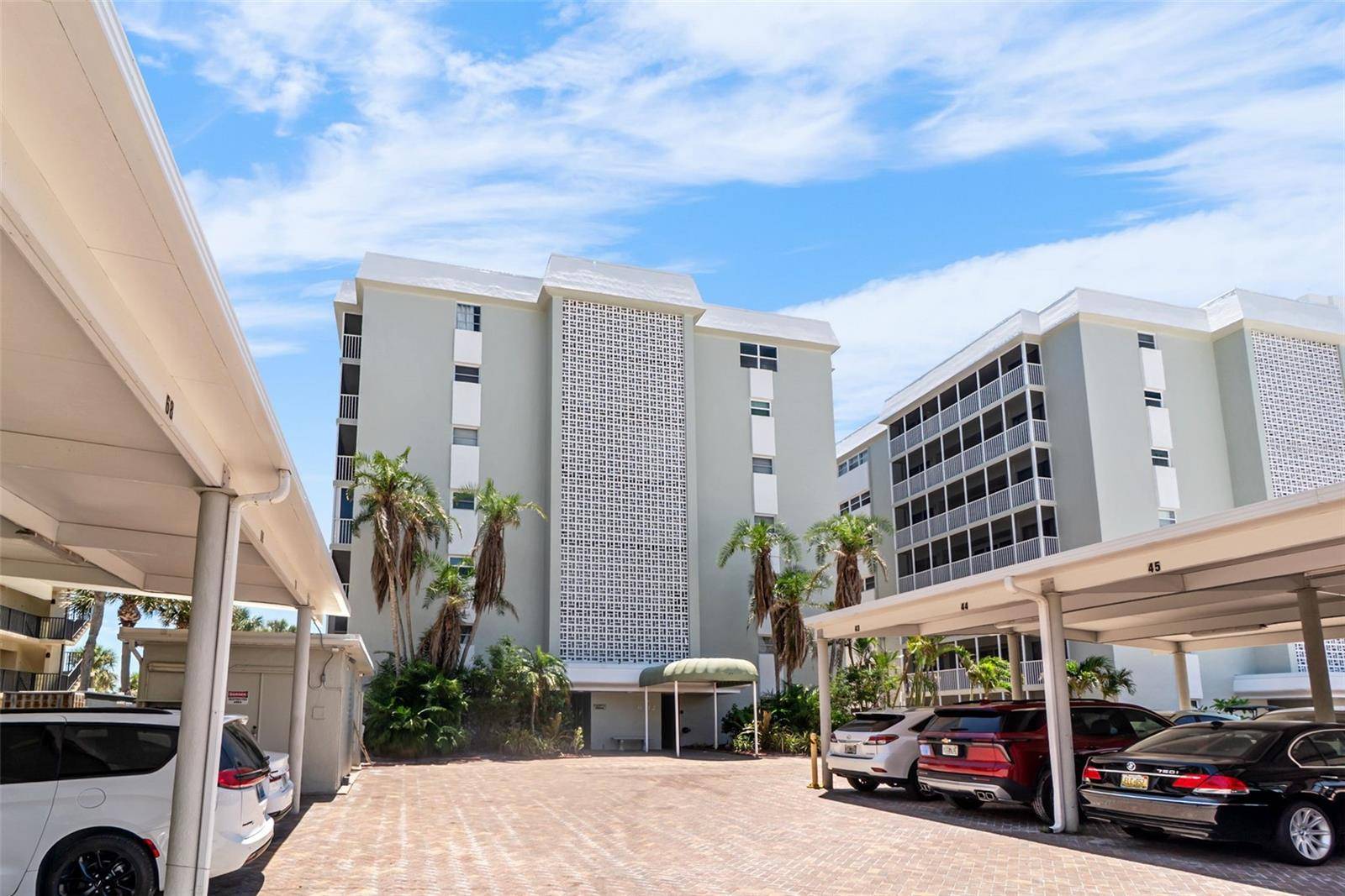 Sarasota, FL 34242,6312 MIDNIGHT PASS RD #102S