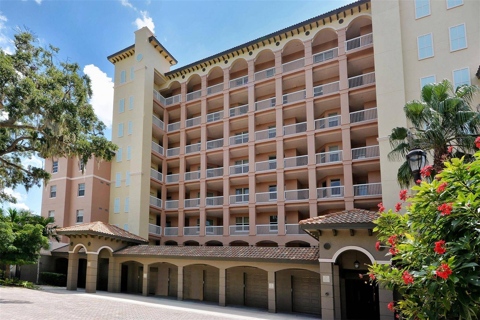 Sarasota, FL 34231,1921 MONTE CARLO DR #302