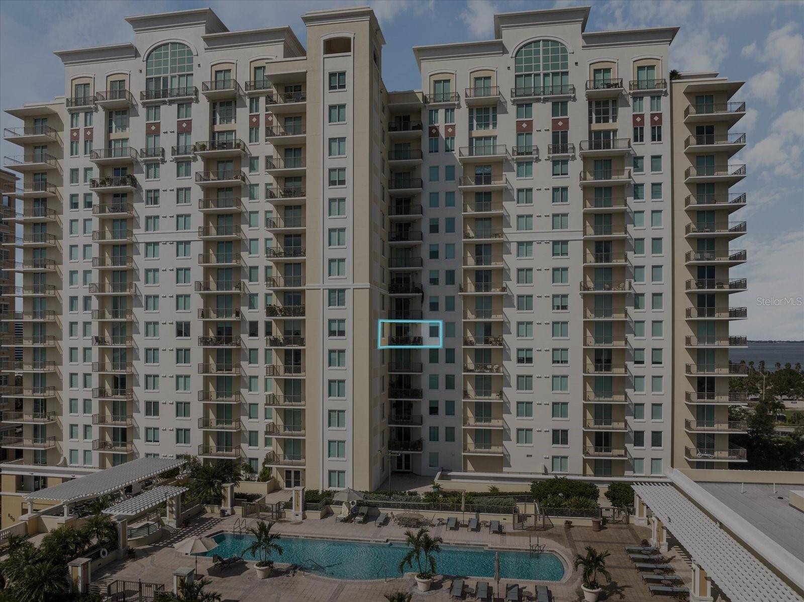 Sarasota, FL 34236,800 N TAMIAMI TRL #806