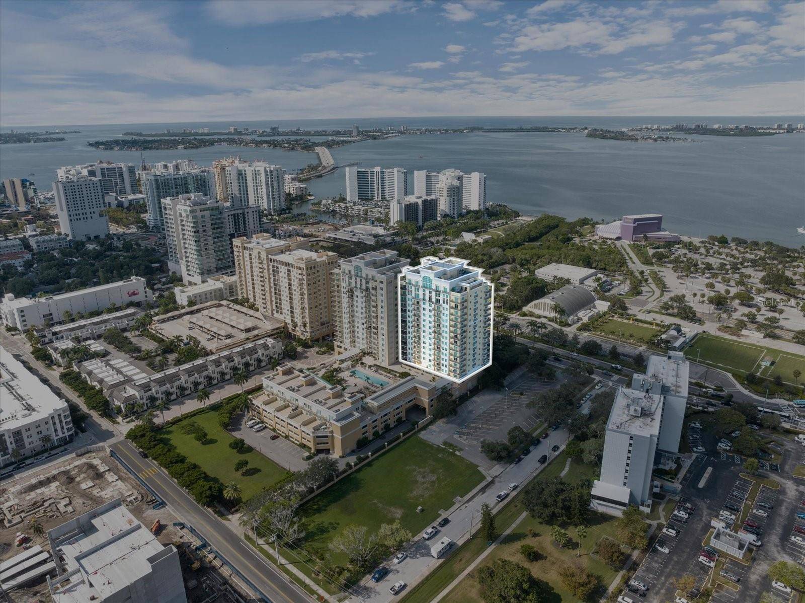 Sarasota, FL 34236,800 N TAMIAMI TRL #806
