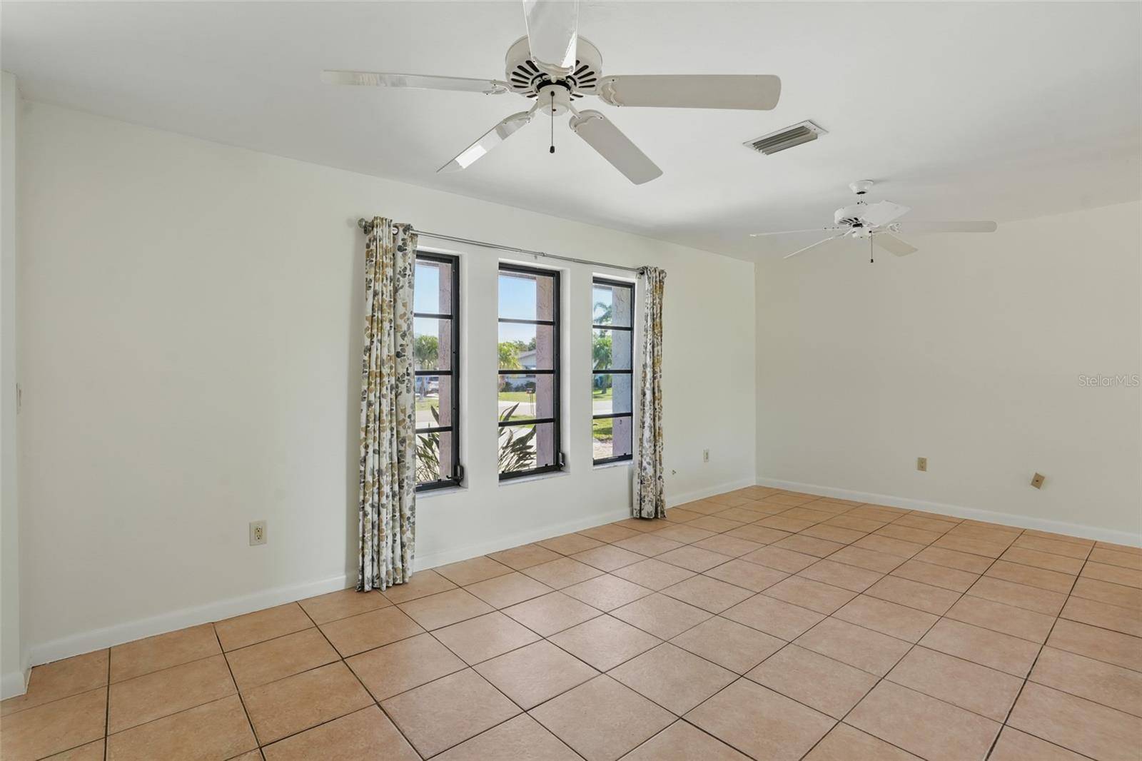 Cape Coral, FL 33904,268 SE 46TH TER