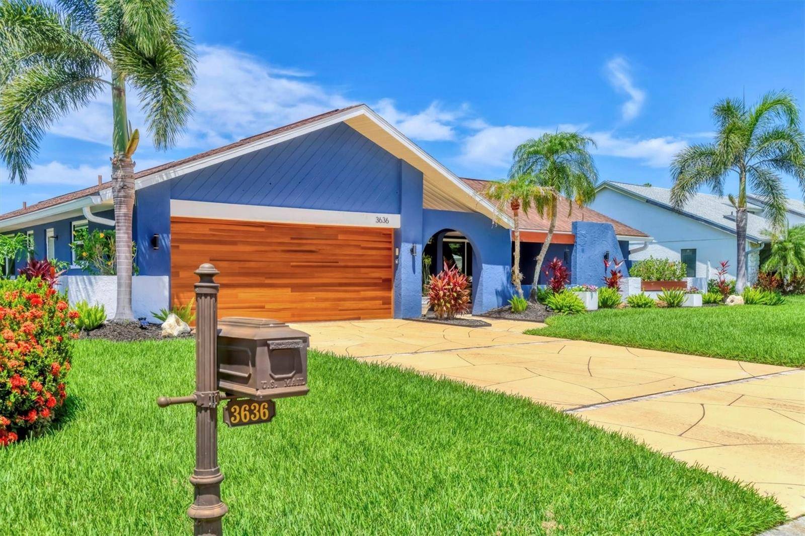 Sarasota, FL 34238,3636 TORREY PINES BLVD